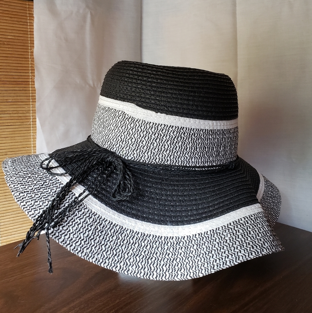 Floppy hat 100%paper